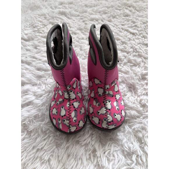 Bogs Toddler Girl Sz. 5 “ Penguins” Pink Waterproof Boots. Fantastic Pair - Picture 11 of 12